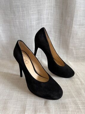 BCBG Black Suede Classic Round-Toe Stiletto Pumps